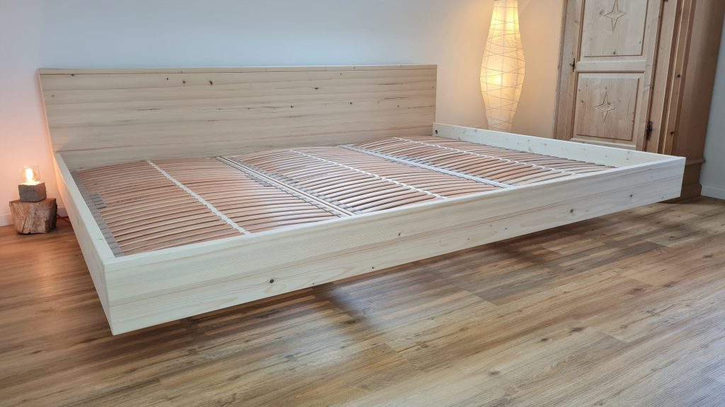 Familienbett aus Massivholz - nachhaltig, individuell, handgefertigt. Riesiges großes XXL Bett für die ganze Familie